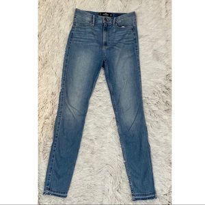 Hollister Ultra High Rise Jeggings 7 Regular